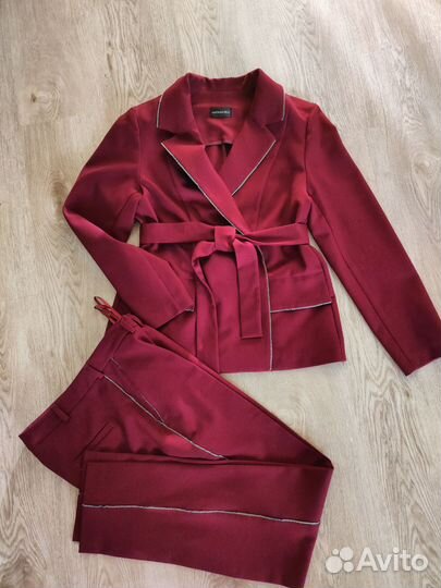 Брючный костюм женский