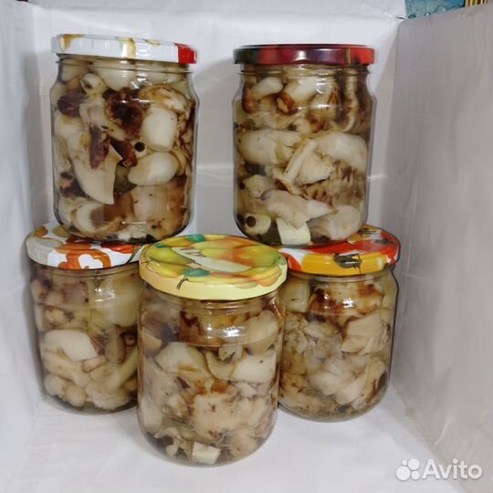 Грибы- валуи маринованные