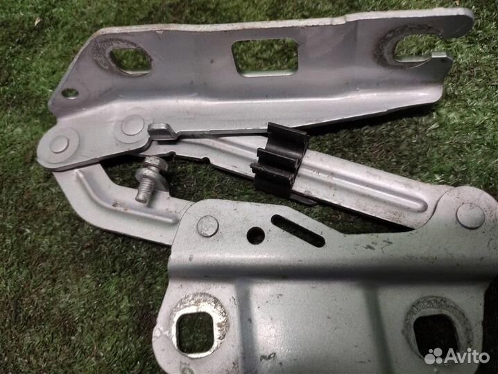 Петля капота левая Mercedes Benz ML W164 2007