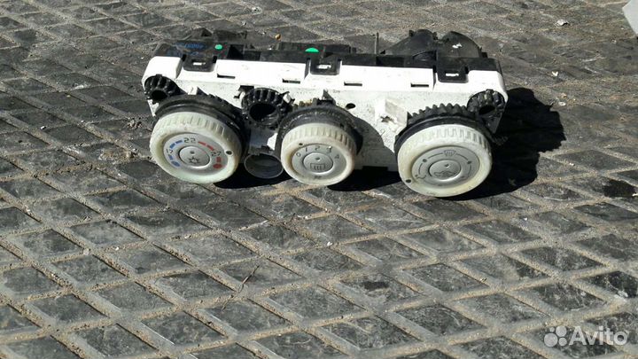 Блок управления печкой Митсубиси Кольт