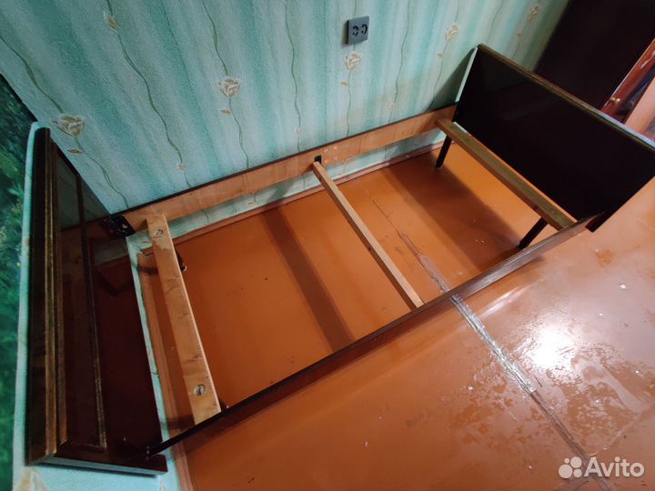 Кровать