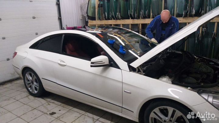 Стекло лобовое Mercedes c207 w207 e-class купе