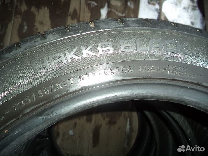 Nokian Tyres Hakka Black 2 235/45 R17 97B