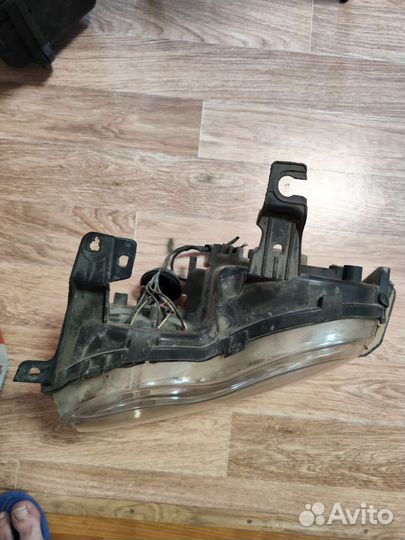 Фара левая
