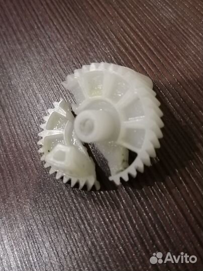 Шестеренка привода замка багажника KIA RIO-XLine