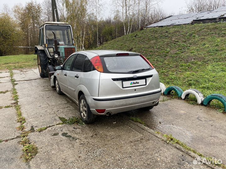 Ford Focus 1.6 МТ, 2003, битый, 199 000 км