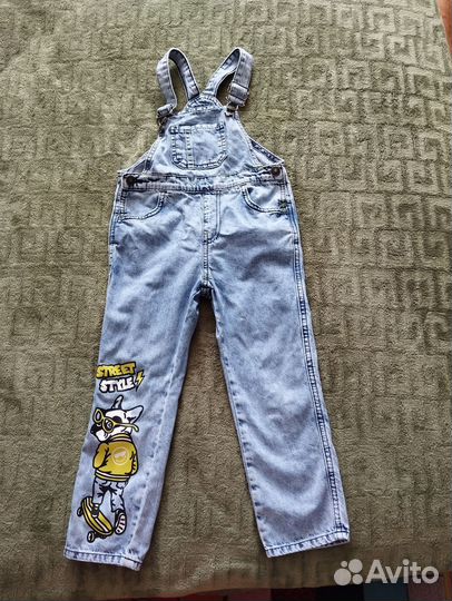 Джинсовый комбинезон для мальчика 104см