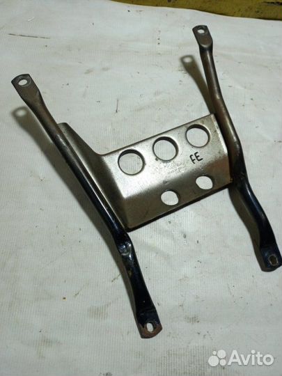 Кронштейн крепления торпеды Форд Эскорд универсал
