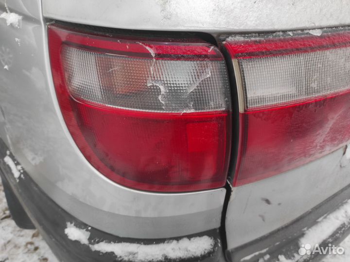 Задний фонарь для Тойота Карина E универсал