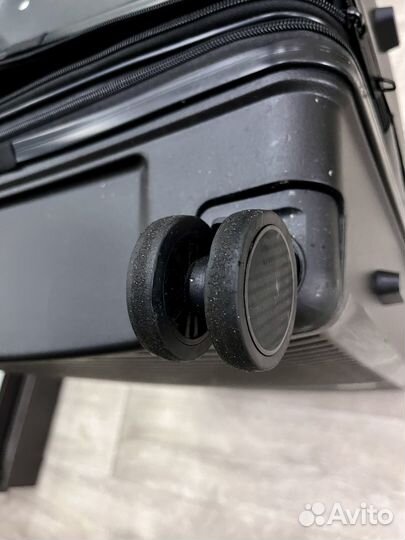 Чемодан на колесах размер L