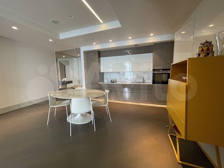 2-к. квартира, 82 м², 7/18 эт.