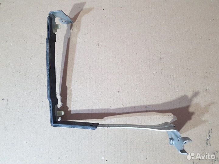 Крепление аккумулятора Bmw X5 E70 LCI N55B30 2010