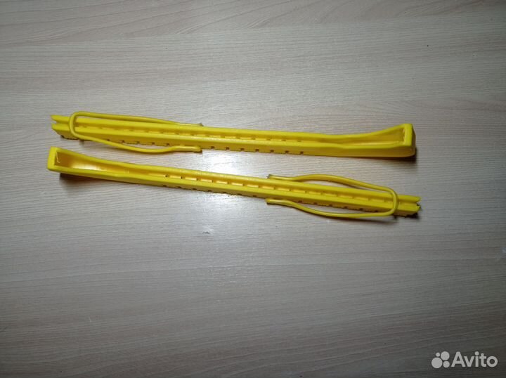 Жёлтые накладки на коньки декатлон
