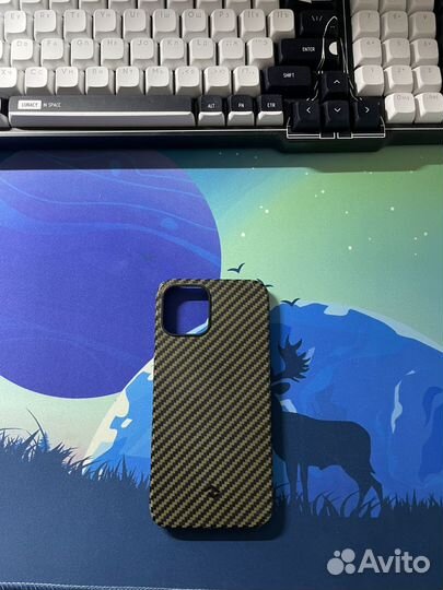 Чехол на iPhone 12 pitaka зелёный