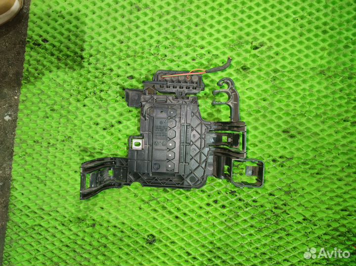 Блок предохранителей Volkswagen Polo