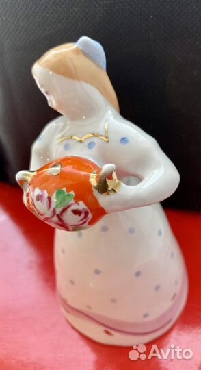 Статуэтка девука с чайником и котиком Дулево СССР