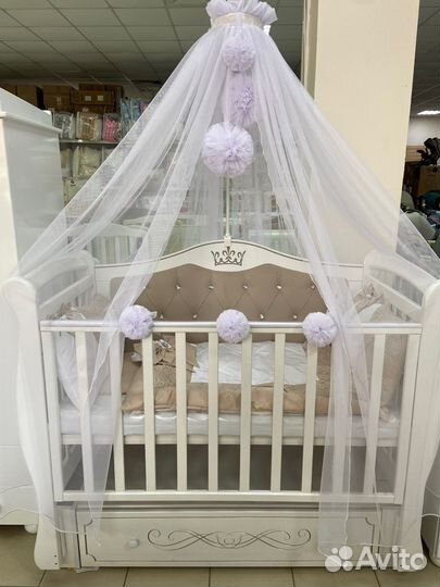 Кроватка с мягкой спинкой