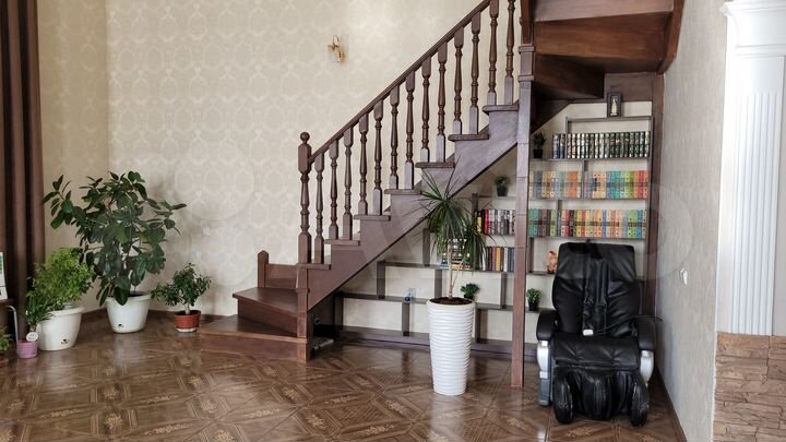 Коттедж 253,1 м² на участке 9,1 сот.