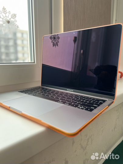 Apple MacBook Pro 13 touchbar 2019