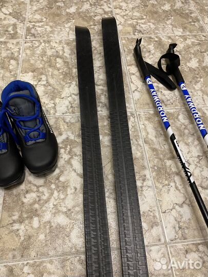 Лыжи беговые детские 120, палки, ботинки