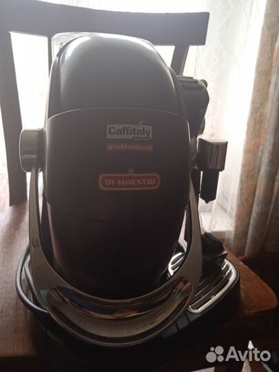 Продам кофеиашину капсульную Caffitaly po6hs