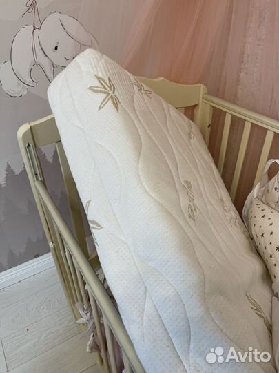 Детская кроватка с маятником Гандылян