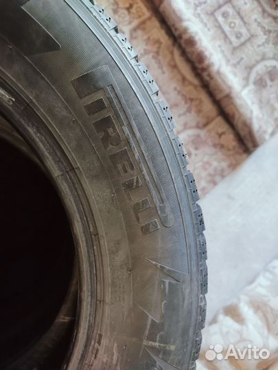 Pirelli Ice 225/60 R17