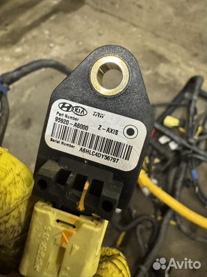 Датчик удара Kia Ceed jd