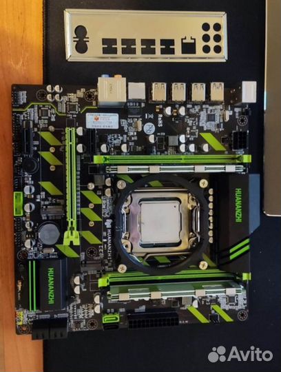 Материнская плата с процессором и памятью