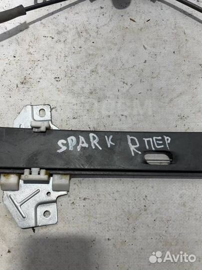 Стеклоподъемник передний правый Chevrolet Spark