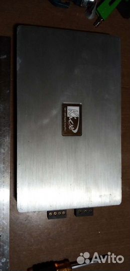 Сабвуфер, уселитель