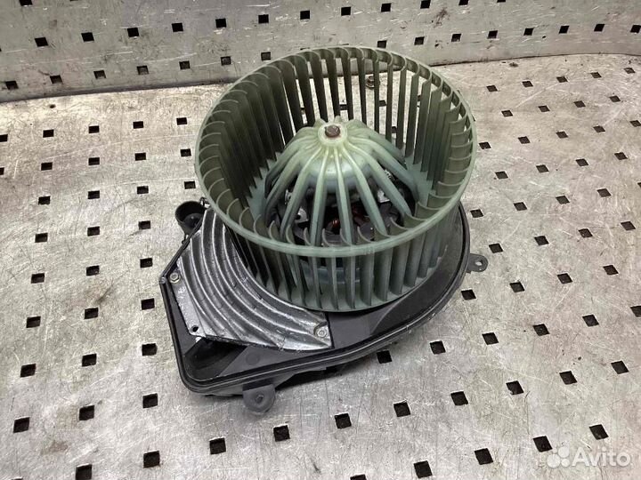 Моторчик печки Volkswagen Passat