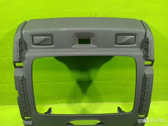 Накладка центральной консоли LADA Largus FL 21129