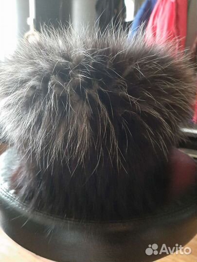 Женские меховые шапки