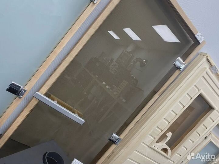 Стеклянная дверь в сауну