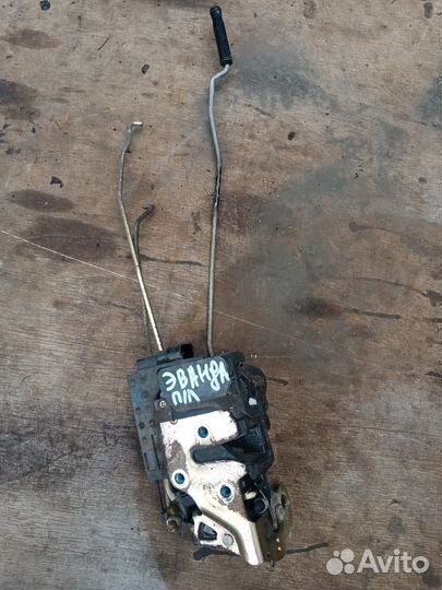 Замок двери передней левой на Шевроле Эванда