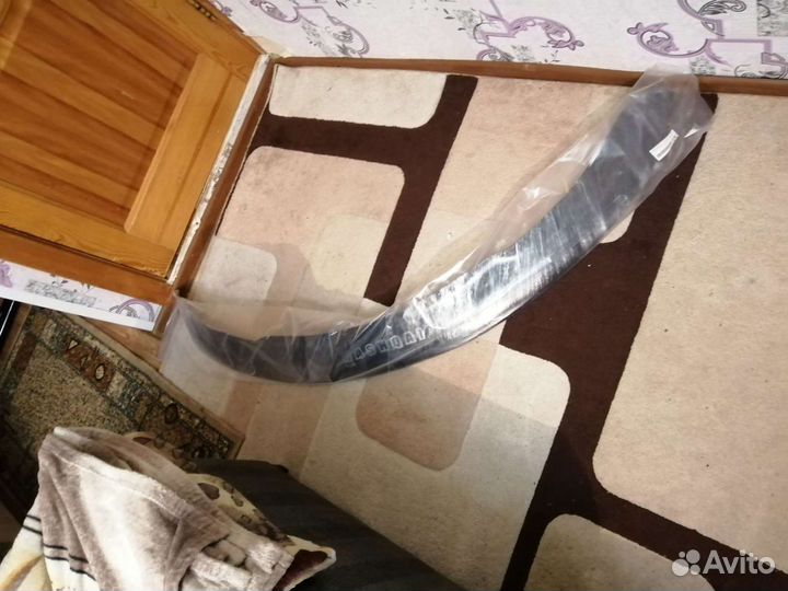 Дефлектор капота