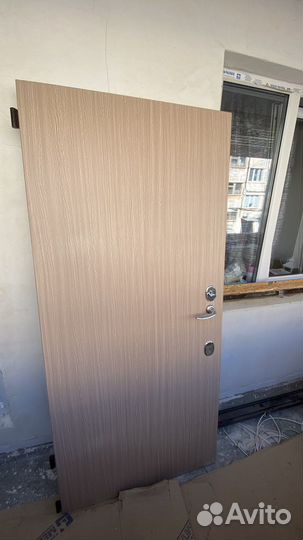 Дверь входная с коробом