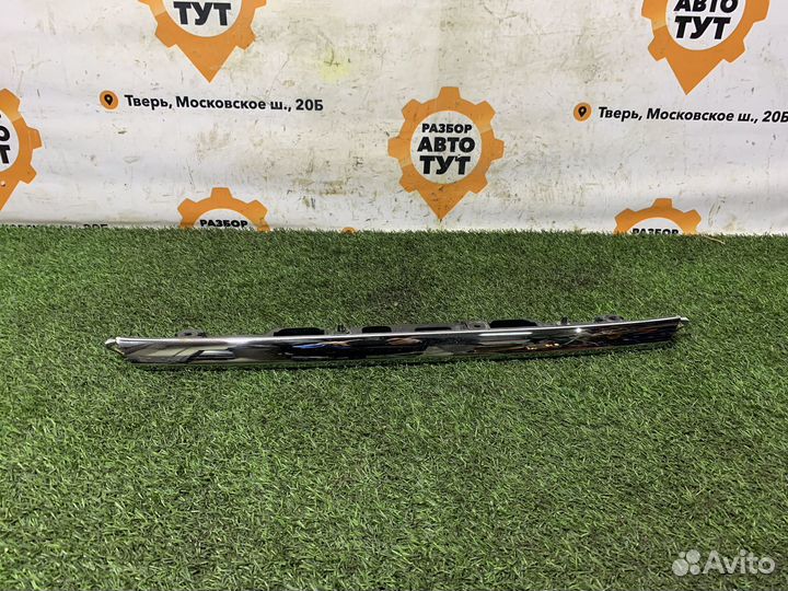 Центральный молдинг крышки багажника Mazda 6 GJ