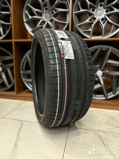 Yokohama Advan Sport V105 285/35 R22 106Y