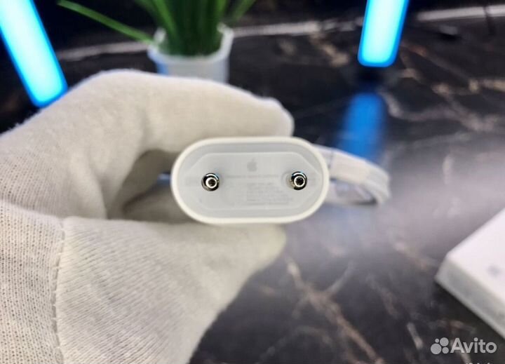Зарядное устройство на iPhone 20w
