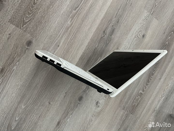 Идеальный Sony Vaio i3 2350M/8 гб/Geforce 410