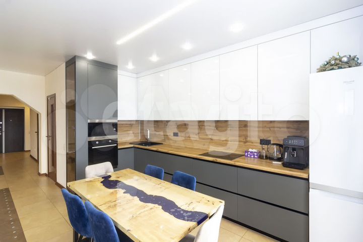 2-к. квартира, 89,3 м², 12/18 эт.