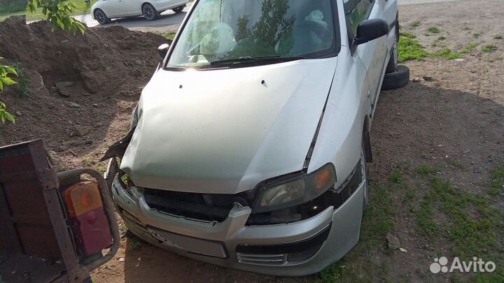 Mitsubishi Space Star 1.9 МТ, 2002, битый, 350 000 км