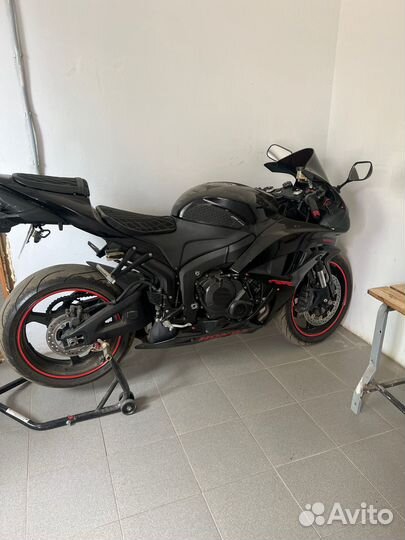 Мотоцикл honda cbrr