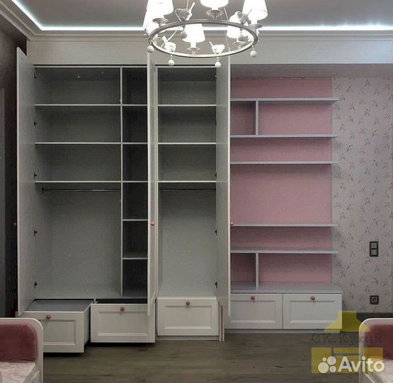 Белый шкаф