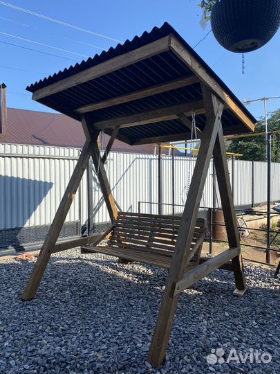 Садовые качели из дерева