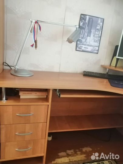 Компьютерный стол