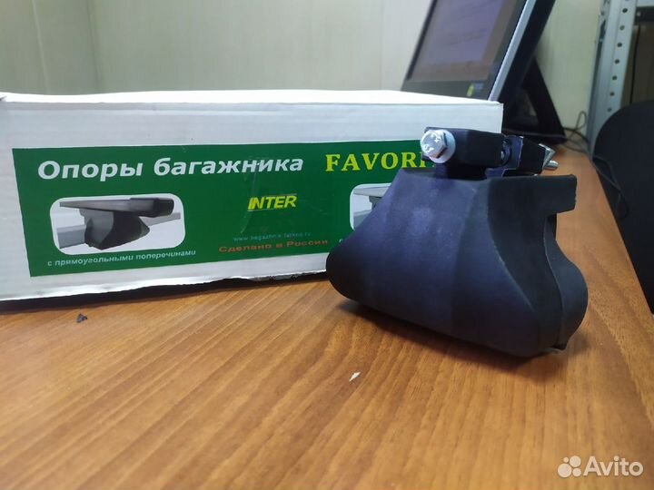 Опоры багажника Фаворит на рейлинг