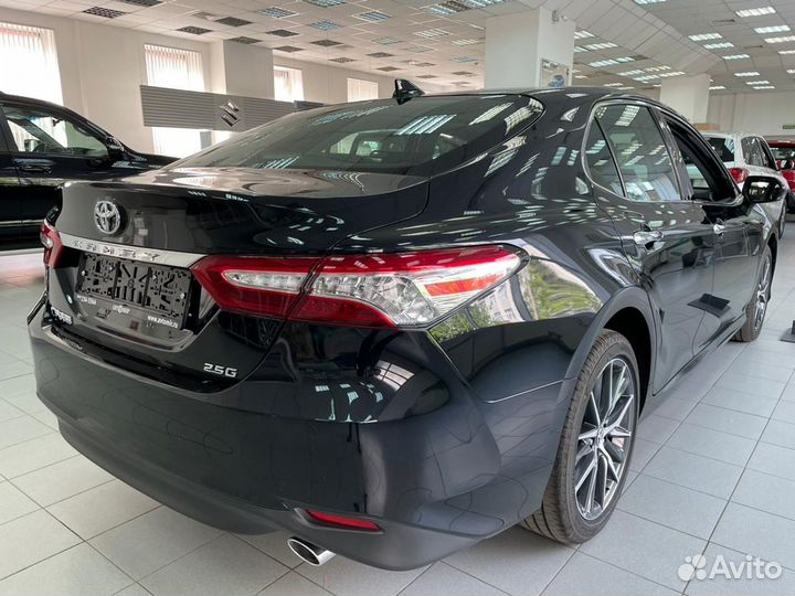 Toyota Camry 2.5 AT, 2023